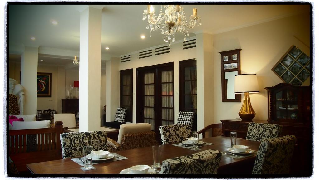 Ciwulan 36 Guest House Bandung Exterior foto